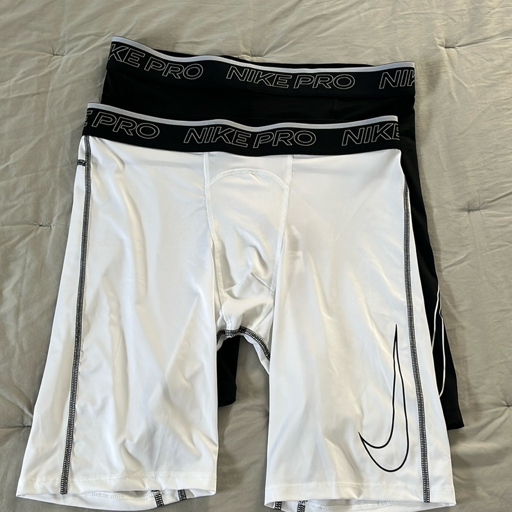 Men’s Nike Pro Dri-Fit short (pair)
